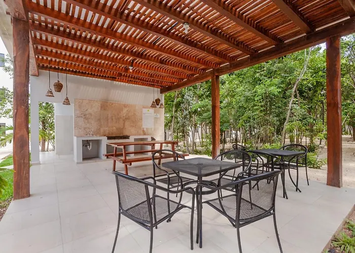 Family 3Br 10Min Beach, 6 Pools, 2 Gyms, 200 Mb Holiday home Playa del Carmen